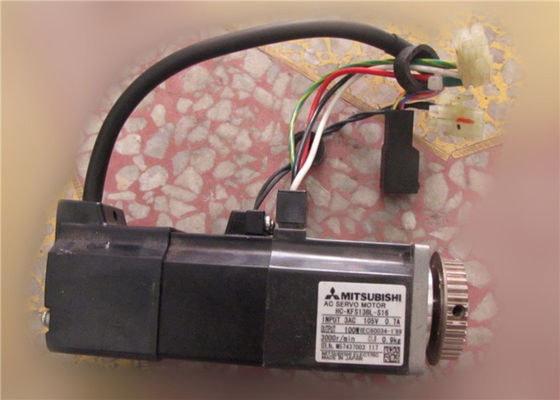 三菱100W産業ACサーボ モーターHC-KFS13BL-S16 3AC 105V 0.7A