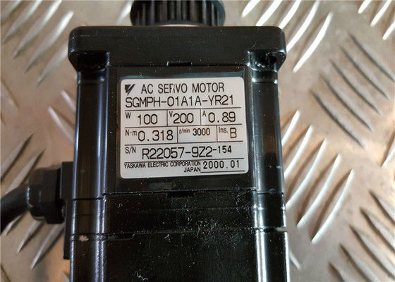 SGMP-01A312 Yaskawa 3000RPM 2048PPR 100W 200V AC同期サーボ モーター