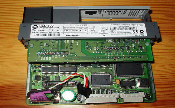 PLC アレン・ブラッドリー 1747-L532 Ser E SLC500 PLCプロセッサ デジタルOモジュール