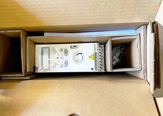 ACS150-03E-08A8-4マイクロは68581818 ACS150頻度コンバーターR1を運転する