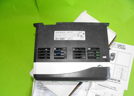 Nidecの制御技法SKB3400150の司令官SK 1.5kWインバーター ドライブ380-480V AC 3PH 3.8A