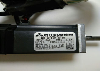 HC-MF13K-S101によって三菱100Wは電気ACサーボ モーター3AC 105V 0.9Aが自動車に乗る