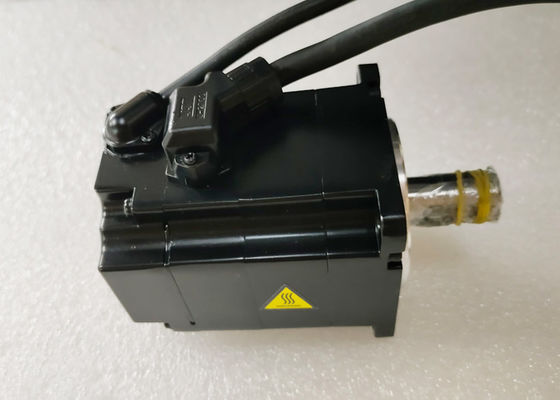 新しいSGM7J-02AFC6S ACサーボ モーター200V 200W 0.318NM 3000r/Min