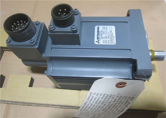 三菱MELSERVO 400W 3ACサーボ モーターHA-FF43-UE 126V 2.5A新しい速度3000r/min