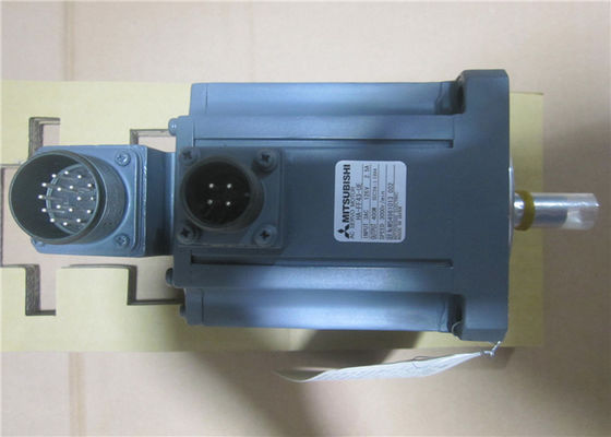 三菱MELSERVO 400W 3ACサーボ モーターHA-FF43-UE 126V 2.5A新しい速度3000r/min