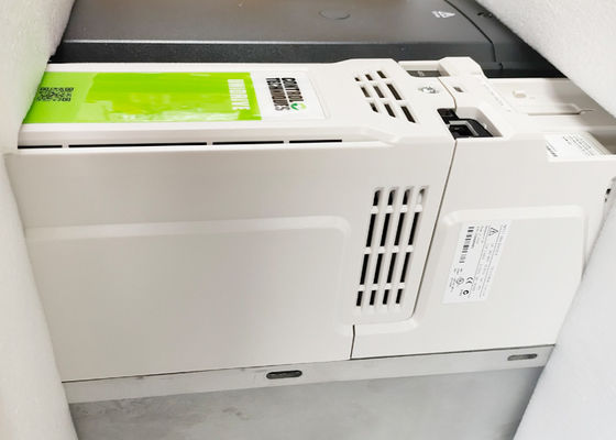 M701-06400420A UNIDRIVE M700高性能ACは50/60HZ入力を運転する