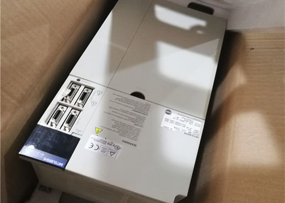 7KW 220V ACサーボ モーター運転者の三菱MR-J2S-700A MELSERVO MR-J2産業アンプ