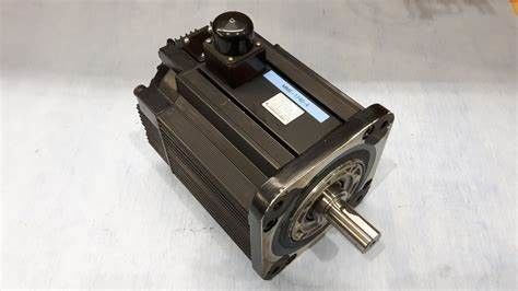 SGMRS-44A2A-YR21 Yaskawaのサーボ モーターACシグマS-AXIS 38.1A InsF 1500r/min 200VAC 4400W