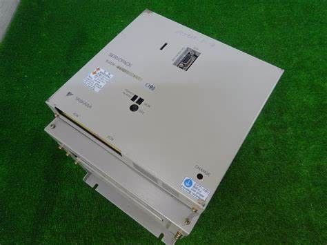 SGDB-44ADM Yaskawa 200V 4.4KW 50/60hz AC servoは産業ServoPackを運転する