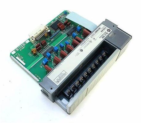 1762-IA8アレン ブラッドリーPLC Micrologixのコントローラーのアナログ入力モジュール