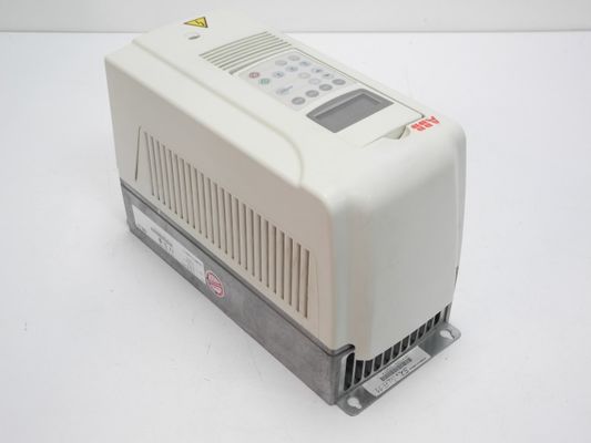 ABB ACS800-01-0025-3 22kW 44A 周波数変換器 26 kg +24 V DC電源