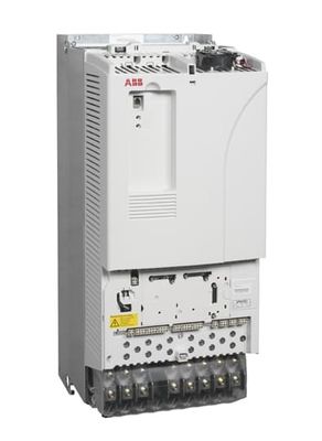 ABB ACS800-04M-0610-7 3相 560 kW 周波数変換器 205 kg 現在の製品
