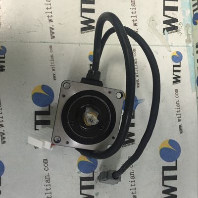 SGM-02UW14E ヤスカワ 17ビット 絶対エンコーダー サーボモーター 100W 0.89A 新品