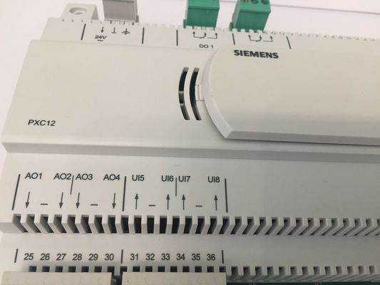 PXC12-E.D シエメンズ 自由にプログラム可能なコンパクト自動化ステーション 8 または 16 I/O ポイント