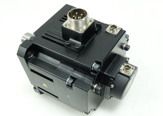 Mitsubishi 2kW 400V AC サーボモーター HF-SP202B ブレーキ NEW ストック