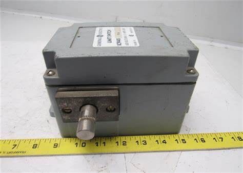 GE IC9445A200AB 120/240 VAC または 125 VDC +5VDC出力 24 VDC入力モジュール