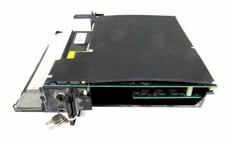 GE IC697CPX772 256 KB 非揮発性フラッシュメモリ 24 ボルト DC電源付き 15ピン女性Dコネクタ