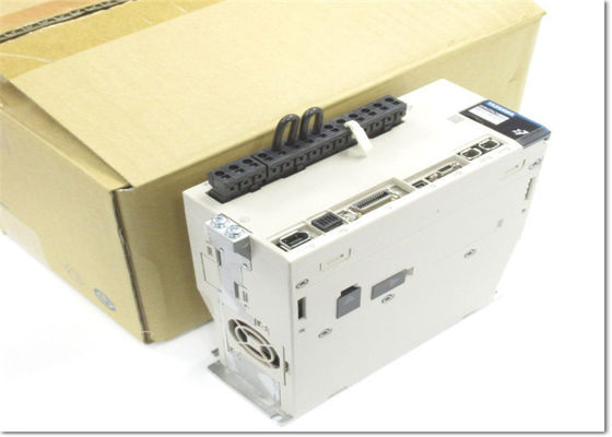 産業用サーボドライバー ヤスカワ SGDH-30AE 3000W 28.4N/M 1000RPM*NIB 新品 オリジナル