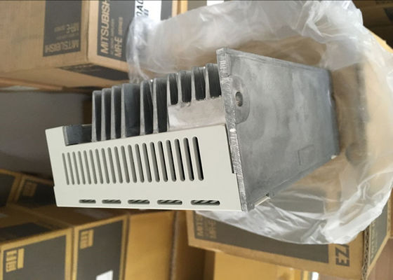 2kW 三?? サーボアンプ MR-J2S-200CL プログラム可能な3相産業駆動 200V