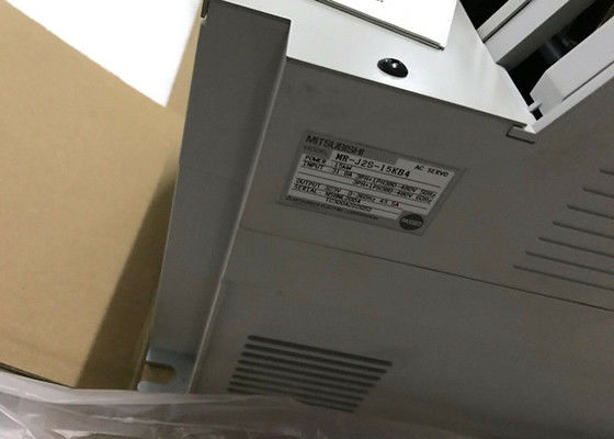 MITSUBISHI 3相サーボモータードライバー MR-J2S-15KB4 15KW 380-480V産業用AC増幅器