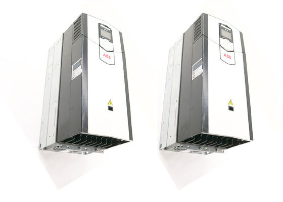 ACS880-01-084A-7 3AUA0000115105 75kW 84A 周波数インバーター 新しい