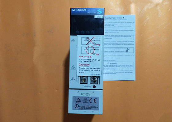 新品 MITSUBISHI 産業用交流電源サーボモータードライバー MR-J2S-10CP1 100W 200V増幅器 新品