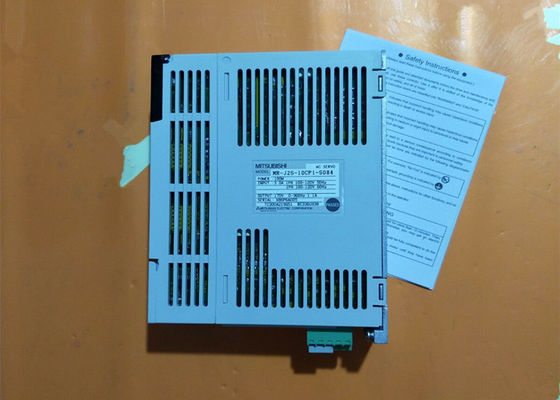 新品 MITSUBISHI 産業用交流電源サーボモータードライバー MR-J2S-10CP1 100W 200V増幅器 新品