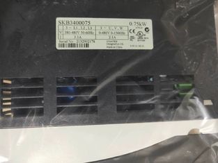 コントロール技術 コマンダー SKB1100075 0.75kW インバータードライブ 100...120VAC シングルフェーズ 4A