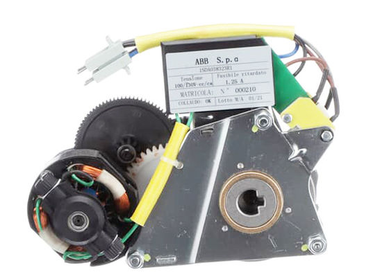1SDA038323R1 ギア付きモーター装置 100/130V E1/6-T8 Tmax用のアクセサリー