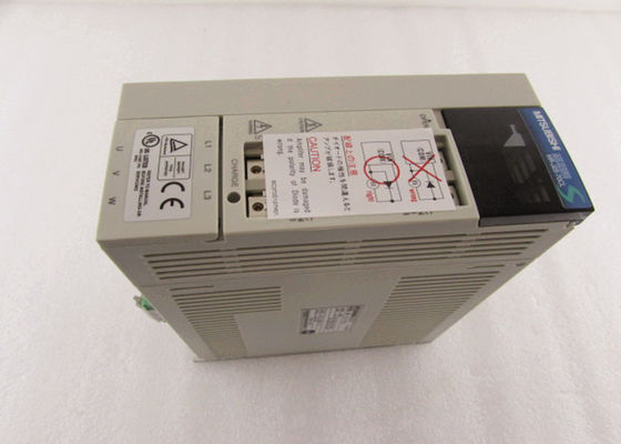 日本 MITSUBISHI電気 750W AC サーボアンプ MR-J2S-70CL 産業用サーボドライブ 新品
