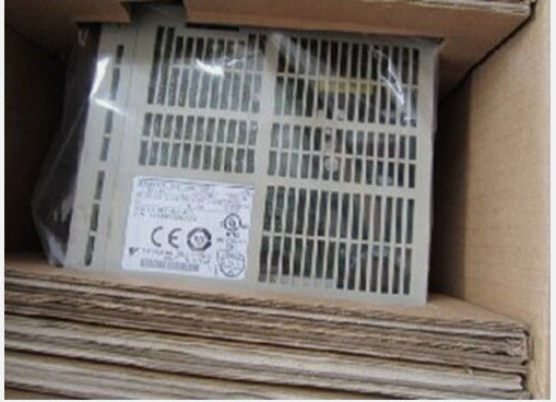 ヤスカワ SGDM-10ADA 200-230V 50/60HZ ACドライブ シングル/三相 200V