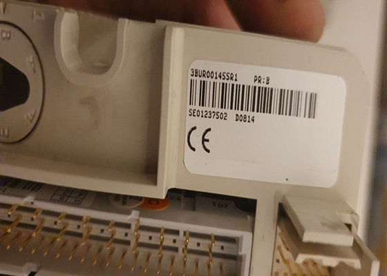 ABB DO814 3BUR001455R1 16チャンネル 24Vデジタル出力モジュール
