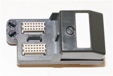 エマーソン ニュー デジタル I/O モジュール KJ4001X1-CK1 40ピン 30V 箱内