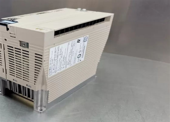 ブランド ヤスカワ SGDV-200A25A ACサーボアンプ3相 オリジナル