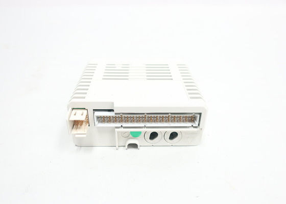 ABB DI830 3BSE013210R1 デジタル入力 24V SOE 16 ch I-O モジュール