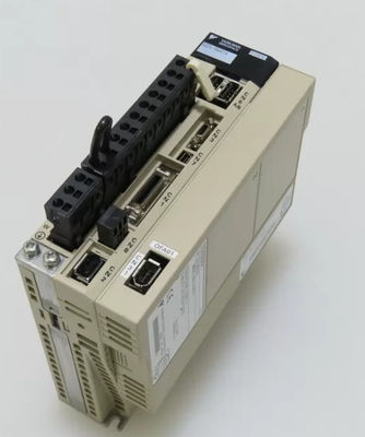 ヤスカワ AC サーボアンプ モデル SGDV-180A15A 全新 箱入り