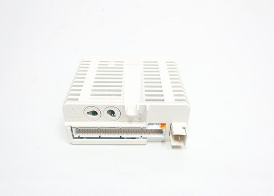 ABB DO840 3BSE020838R1 8チャネル2つのグループに分離されたI-Oモジュール
