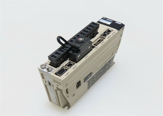 SGDV-R90A21A 全新 220V AC サーボアンプ オリジナルボックス