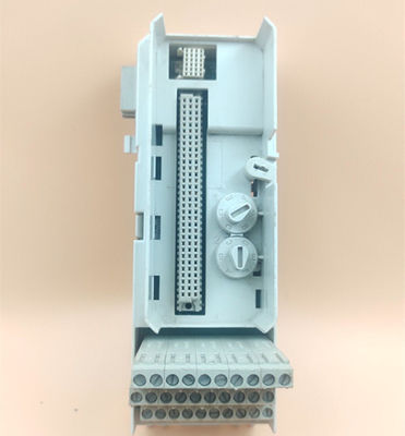 ABB TU810V1 3BSE013230R1 コンパクトモジュール終了ユニット 2x8信号端末