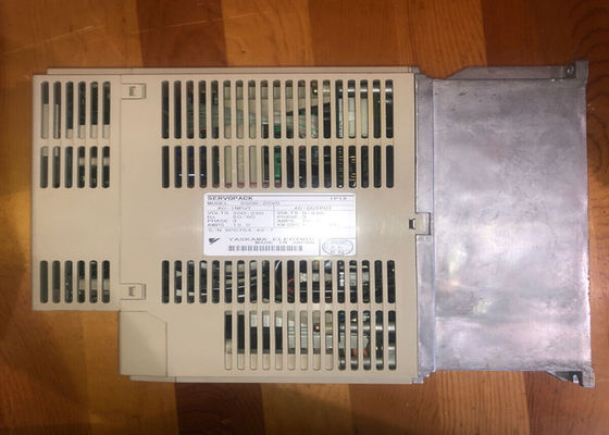 新しいヤスカワSGDB-20VDACサーボドライブ 230V電圧 オリジナルボックス