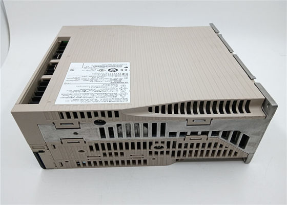 SGD7S-200A00A ヤスカワ シグマ7シリーズ サーボドライブ 全新