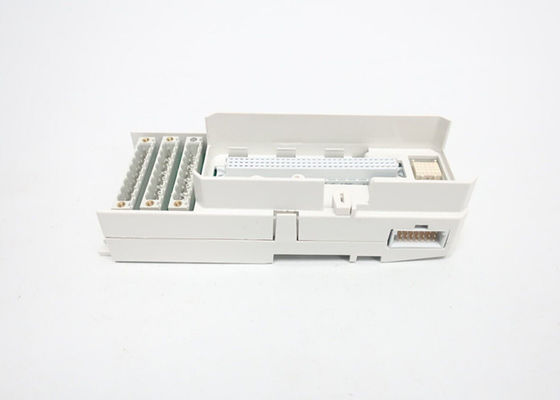 ABB 3BSE036714R1 TU813 コンパクト MTU 250V 収縮式スナップインコネクタ モジュール終了