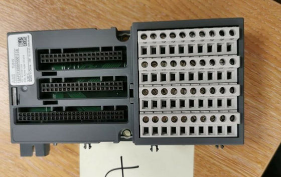 ABB TU515 1SAP212200R0001 I/O 端末装置 アナログと24 VDC デジタルモジュール