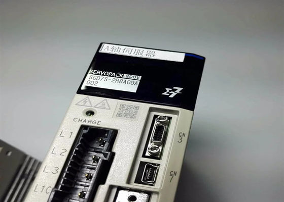 ヤスカワ SGD7S-2R8A00A002 200V ACサーボドライブ 箱の中身新品