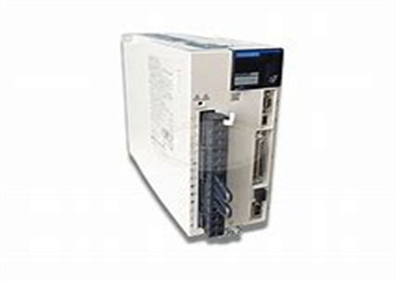 220V 標準的な産業用サーボドライブ ヤスカワ SGD7S-1R6A00A 新品