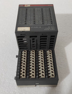 AX522 24V デジタル PLC I O モジュール ABB オリジナルの箱に新品