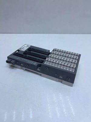 230V ABB ブランド デジタル オートモーション I O モジュール TU531 オリジナルボックス
