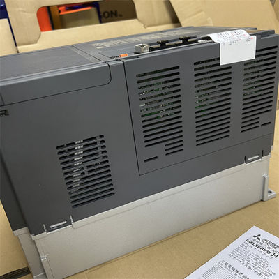 MITSUBISHI MR-J4 インダストリアル・サーボドライブ 7KW 精密制御のための電源