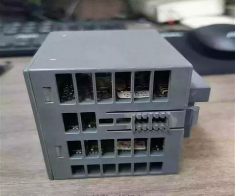 ABBドライブ 1SAP220500R0001 DC551-CS31 DI/DC AC500 PLC REM I/O