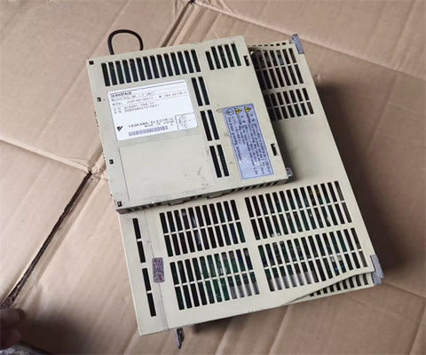 Yaskawa SGDH-10AE 駆動式AC セルボ工業セルボモーター